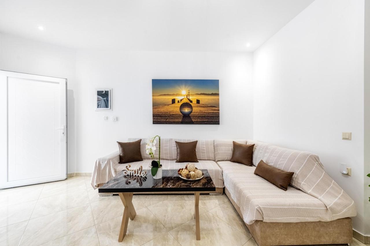 4You Luxury Apartments By Keyplanner مورايتيكا المظهر الخارجي الصورة